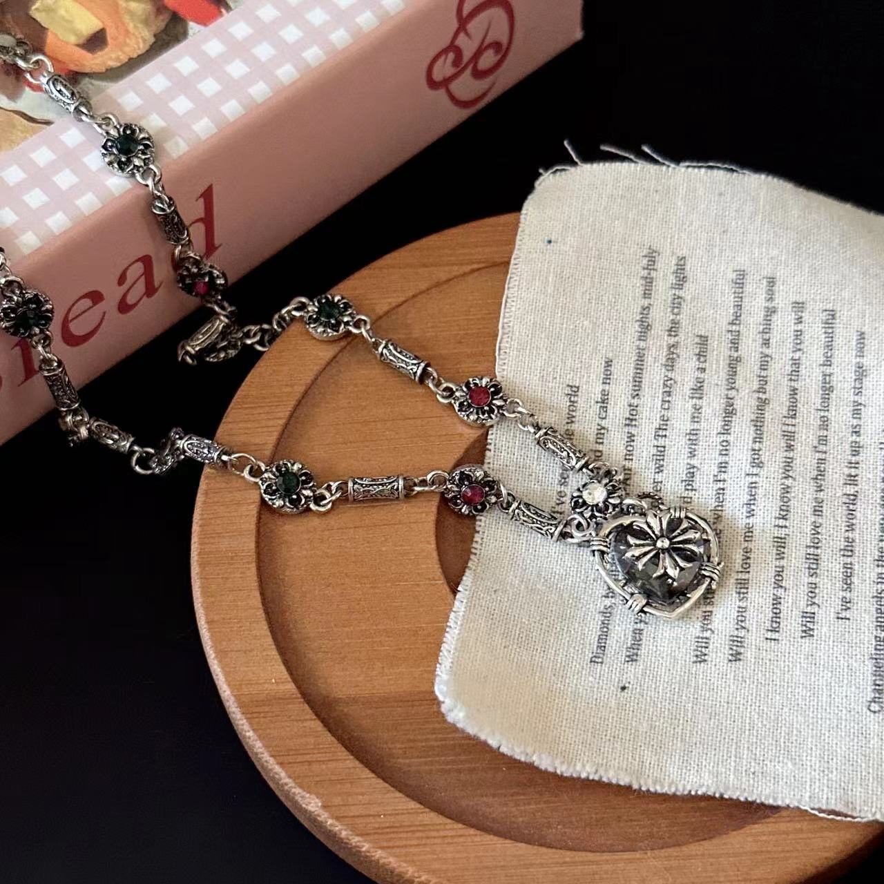 Wholesale Diamond Heart Eight-pointed Star Necklace Clavicle Chain Sweater Chain